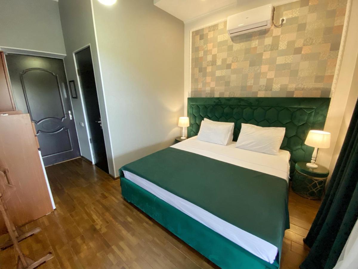 Hotel Orange Kutaisi Exterior photo