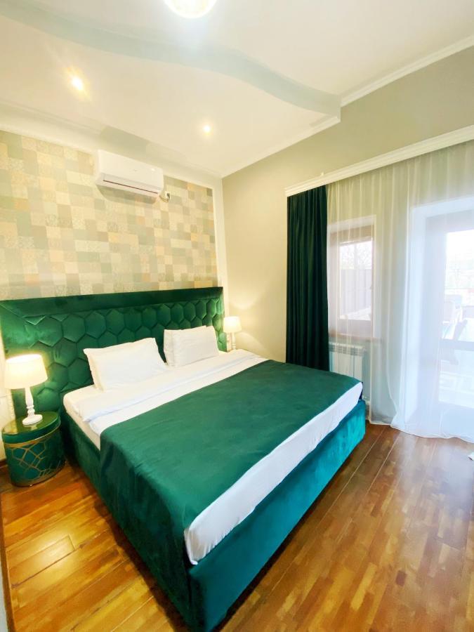 Hotel Orange Kutaisi Exterior photo
